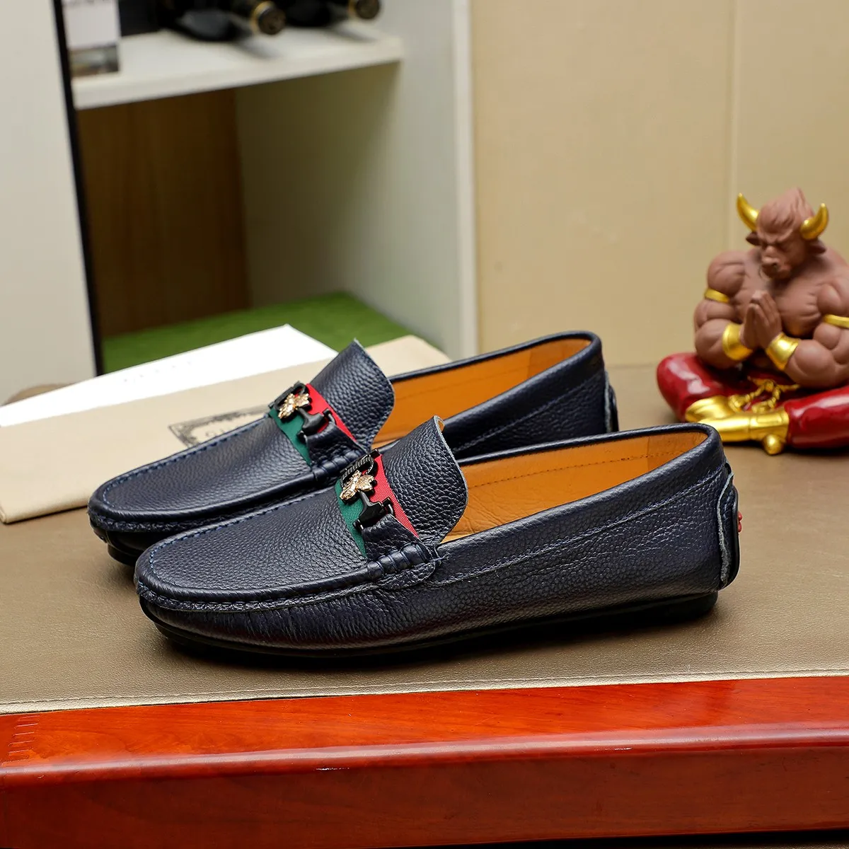 Men's shoes 💰360💰💰GUCCI Gucci official website synchronizes the latest model 🛃The upper is made of imported cowhide, 🐷leather lining, rubber outsole, 🎩🎩top-notch handcrafted workmanship with fine stitches and threads🔍definitely satisfy those perfectionist men who pursue high luxury quality 👏 Colors available! Code number 38-45 Large quantity in stock